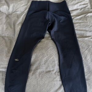 ALO Yoga woman’s Navy Leggings